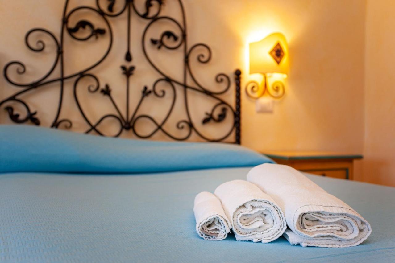 Il Viandante Hotel San Teodoro  Buitenkant foto