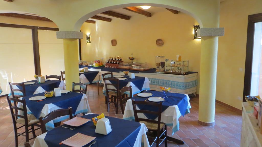 Il Viandante Hotel San Teodoro  Buitenkant foto